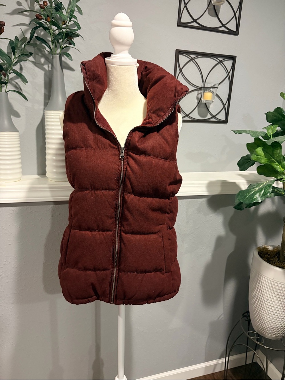 Women's Quilted Puffer Vest - Burgundy